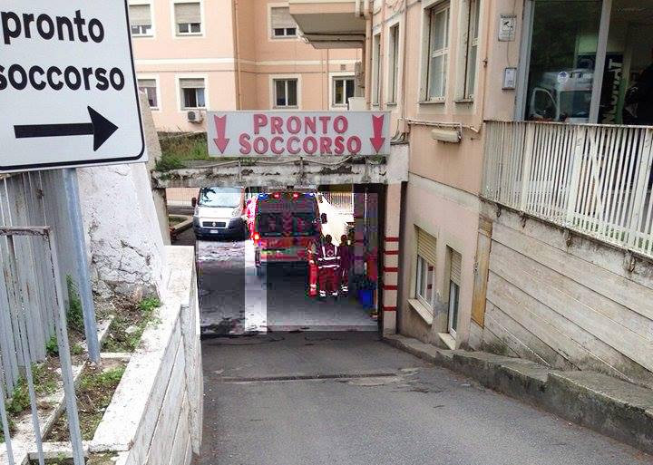 Ospedale di Tivoli, aggredisce medici e carabinieri: arrestato